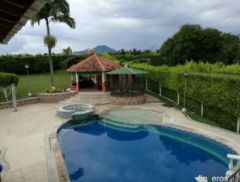 FINCA PARA EVENTOS SOCIALES A BORDE DE CARRETERA - Finca en Pereira, Risaralda